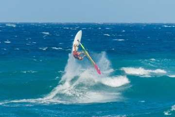 Volando sobre las olas (Foto Antonio Rico)